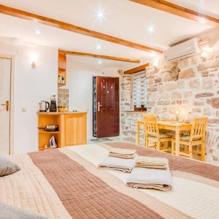 Kotor Bagus - Cozy Boutique Old Town Studio With Seaview Terrace Ngoại thất bức ảnh
